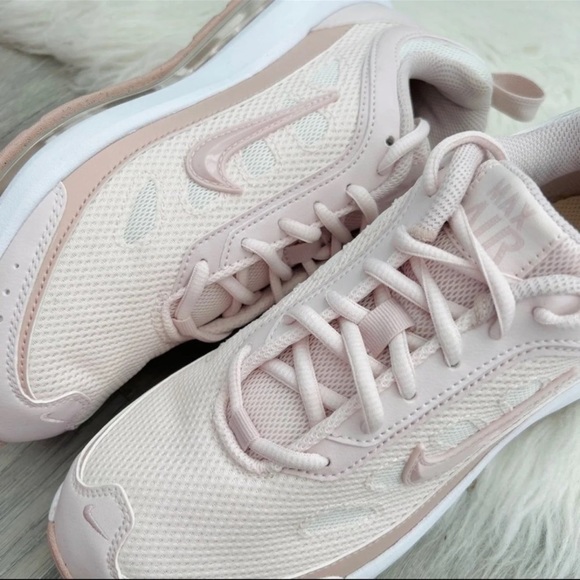NWT Nike Air Max AP Women’s Shoes - Picture 4 of 8
